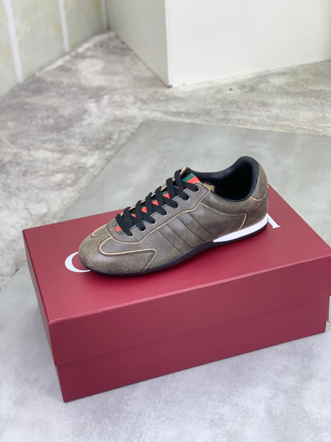 Men's shoes 💰P542 💰[New model] 🆘 The latest model from Gucci's official website 🎁Classic casual and fashionable men's shoes 👟Breaking hot model 💥The style is simple and elegant, exclusive for trendy men. Unique official website's latest brand elements 👑Gucci original decoration, fashionable and generous, the fabric is made of original soft calfskin➕Comfortable soft pigskin lining ✅The official website specifies wear-resistant rubber outsole_full of elasticity, classic model taken in real life🎬Color: 5️⃣colors available😍Number: 35-44